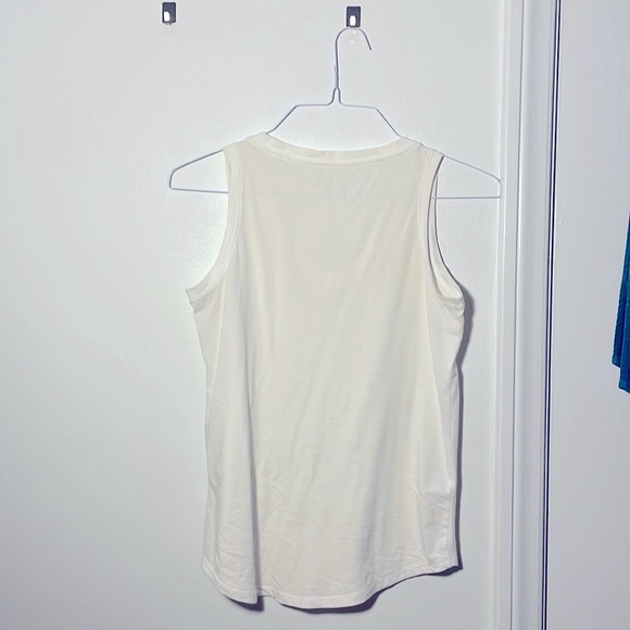 Denver Hayes White V-Neck Woman’s Top - Picture 3 of 3